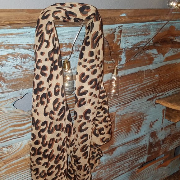 Cheetah  print scarf - Picture 2 of 5